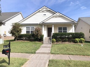 1608 Longmont Ct in Franklin, TN - Foto de edificio - Building Photo