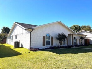 1208 Crestwood Ct in Allen, TX - Building Photo - Building Photo