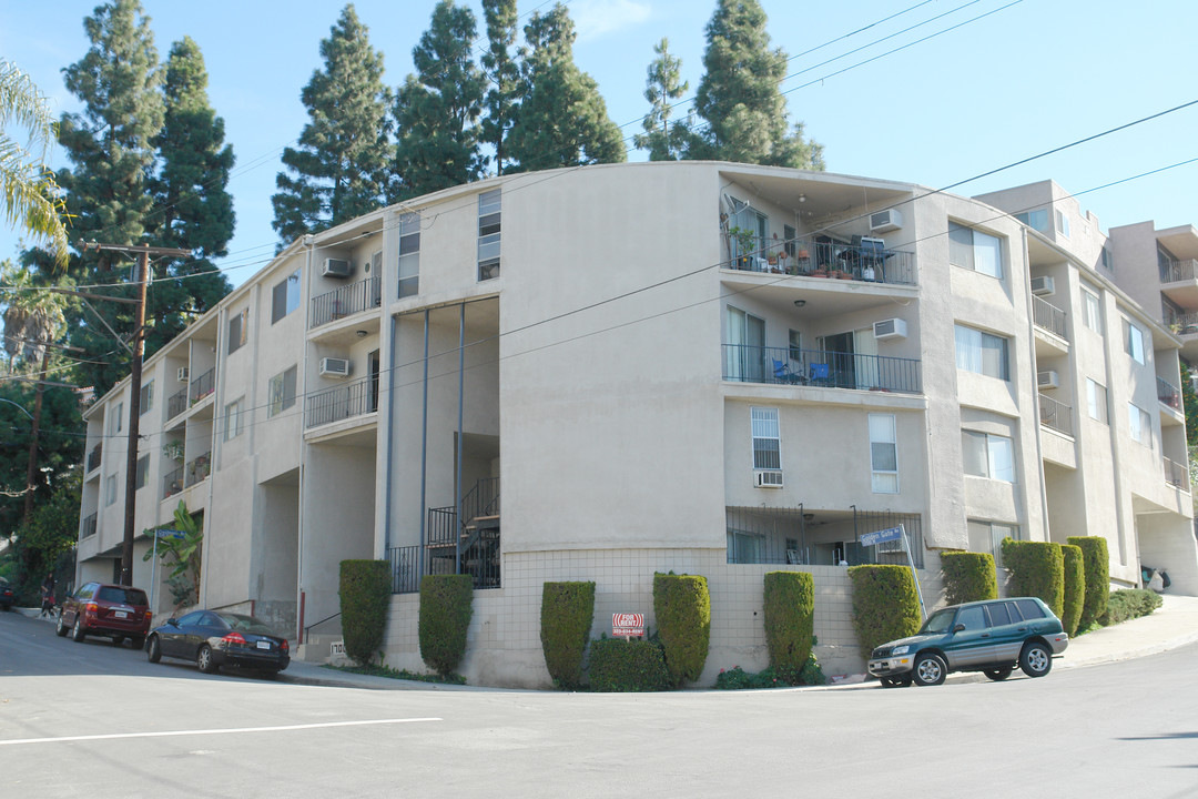 1700 Golden Gate Ave in Los Angeles, CA - Building Photo