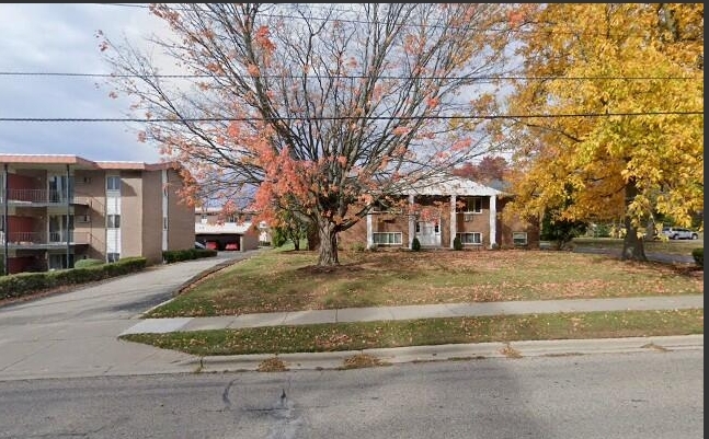 1815 Michigan St NE in Grand Rapids, MI - Foto de edificio