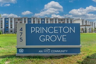 Princeton Grove in Crestview, FL - Building Photo