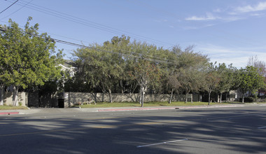 Victoria Garden in Costa Mesa, CA - Building Photo - Building Photo