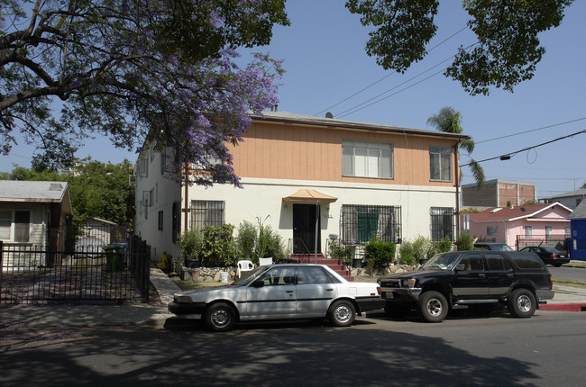 602 Manhattan Pl in Los Angeles, CA - Building Photo - Building Photo