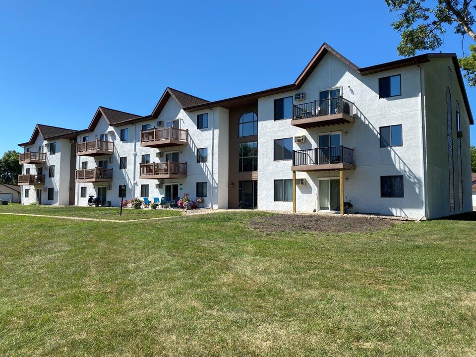 Heritage Apartments in Brookings, SD - Building Photo