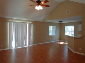 106 Habitat Dr in Savannah, GA - Foto de edificio - Building Photo