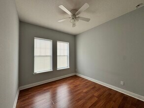 7824 Lower Perse Cir in Orlando, FL - Foto de edificio - Building Photo
