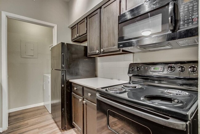 1820 N Garrett Ave in Dallas, TX - Building Photo - Building Photo