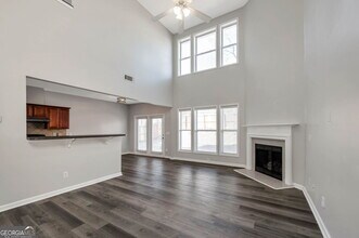 3305 Briaroak Dr in Duluth, GA - Foto de edificio - Building Photo