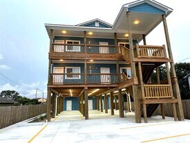 175 W 6th St in Kemah, TX - Building Photo