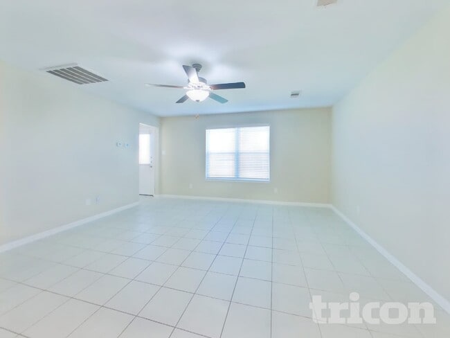 701 Totem Trail Dr in La Marque, TX - Foto de edificio - Building Photo