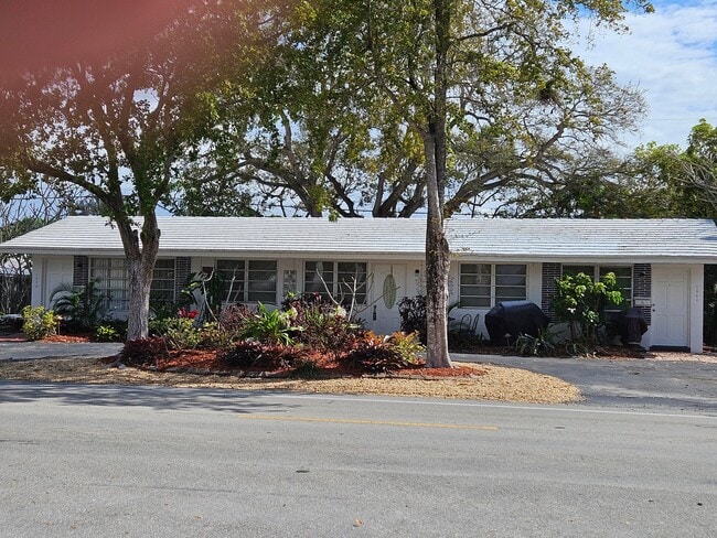 1568 NE 45th St, Unit C