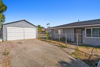 1364 Turquoise Ave in Mentone, CA - Building Photo - Building Photo