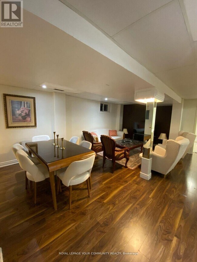 125 Holm Crescent in Markham, ON - Building Photo - Building Photo