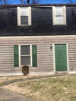 71 Pine Village Dr in Bardstown, KY - Building Photo