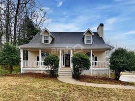 2020 Foster Dr in Cumming, GA - Building Photo