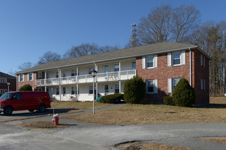 Hilltop Terrace in Plainville, MA - Building Photo - Building Photo