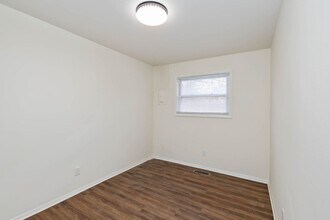 2219 Fairfax Rd, Unit 2219 in Indianapolis, IN - Building Photo - Building Photo