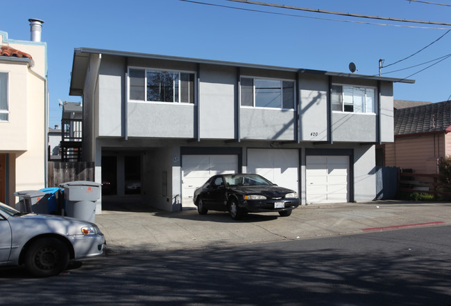 420 Milton Ave in San Bruno, CA - Foto de edificio - Building Photo