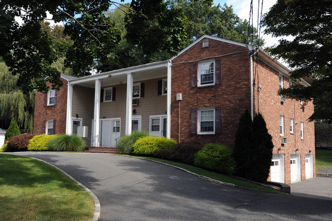 Westover Apartments in Bernardsville, NJ - Building Photo - Building Photo