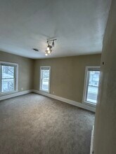 339 N Grove St in Bowling Green, OH - Building Photo - Building Photo