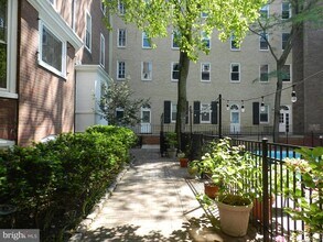 1008-20 Spruce St in Philadelphia, PA - Building Photo - Building Photo