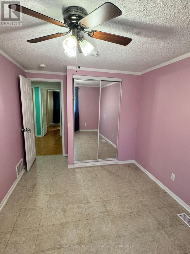 7610 Anaka Dr in Mississauga, ON - Building Photo - Building Photo