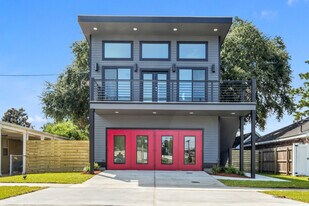 428 W Solidelle St, Unit B in Chalmette, LA - Building Photo