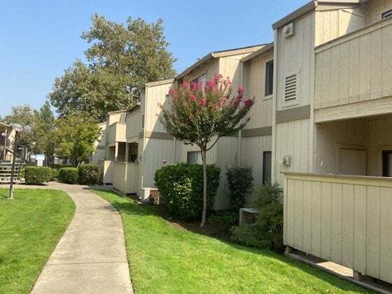 Country Glen in Sacramento, CA - Foto de edificio