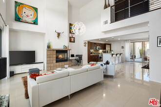 906 Oceo Cir S in Palm Springs, CA - Building Photo - Building Photo