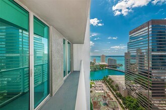 500 Brickell Ave in Miami, FL - Building Photo - Building Photo