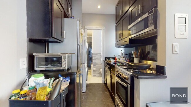 219 E 28th St in New York, NY - Building Photo - Building Photo
