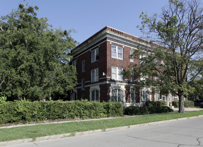 Georgian Terrrace Apartments in Muskogee, OK - Building Photo - Building Photo