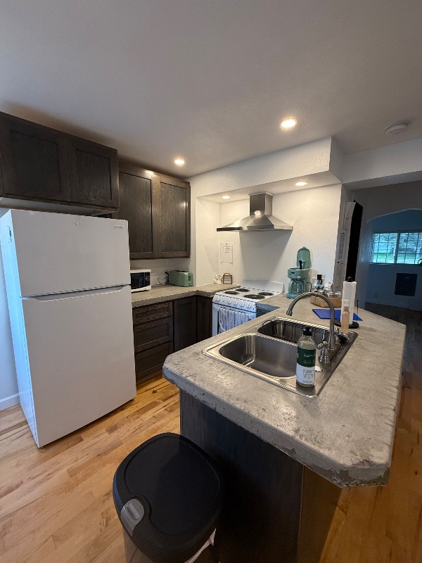 property at 805 S Maple Ave