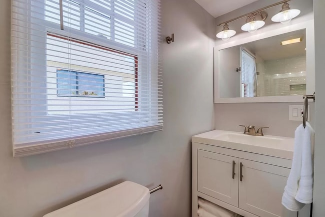 646 1/2 Bonair Way in San Diego, CA - Building Photo - Building Photo