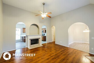 12879 Woodland Park Cir in Mc Calla, AL - Foto de edificio - Building Photo