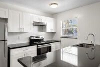 512 Bayshore Dr in Fort Lauderdale, FL - Building Photo - Interior Photo