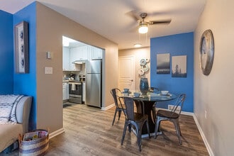 Ridgewood Apartments in Ypsilanti, MI - Foto de edificio - Building Photo