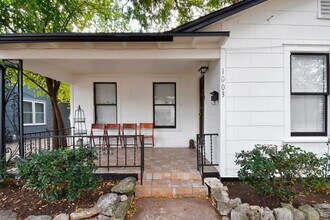 1003 E 45th St in Austin, TX - Building Photo - Building Photo
