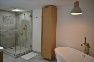 1865 S Ocean Dr in Hallandale Beach, FL - Building Photo - Building Photo