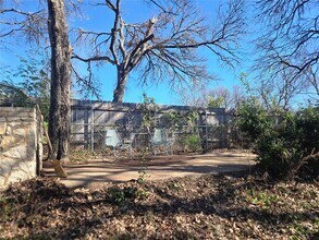 1307 Deloney St in Austin, TX - Building Photo - Building Photo