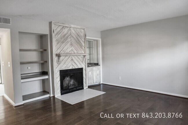 8016 Thelen St in North Charleston, SC - Building Photo - Building Photo
