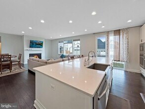 221 Red Oak Ridge Pl in Clarksburg, MD - Building Photo - Building Photo