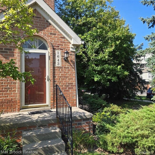 1643 Campau Farms Cir in Detroit, MI - Building Photo - Building Photo