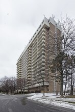 Park Royal Village Apartments in Mississauga, ON - Building Photo - Building Photo