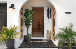 763 102nd Ave N in Naples, FL - Building Photo