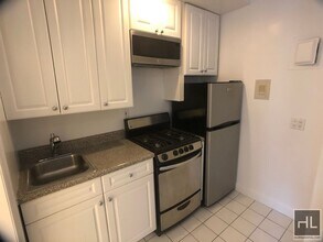 WEST 13 STREET in New York, NY - Building Photo - Building Photo