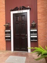 1806 Banks St, Unit #4 in Houston, TX - Building Photo