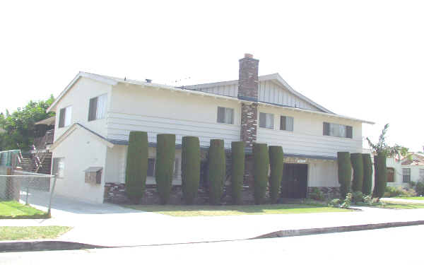 8438 Mountain View Ave in South Gate, CA - Building Photo