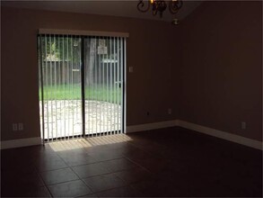 7927 Battleoak Dr in Houston, TX - Building Photo - Building Photo