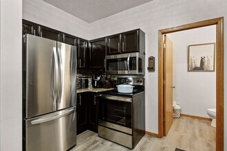 647 Roundhouse St in Shakopee, MN - Building Photo - Building Photo